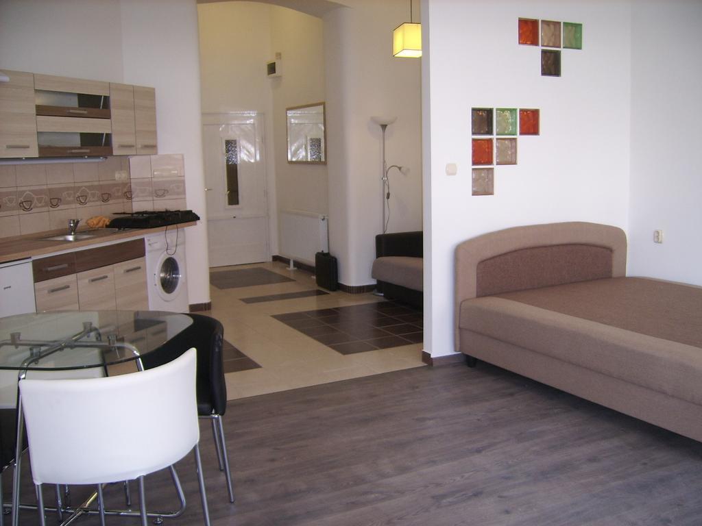 Next Door Apartment Βουδαπέστη Δωμάτιο φωτογραφία
